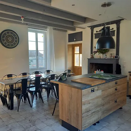 Jolie Charentaise Dans La Campagne De Saintonge Tatil Evi