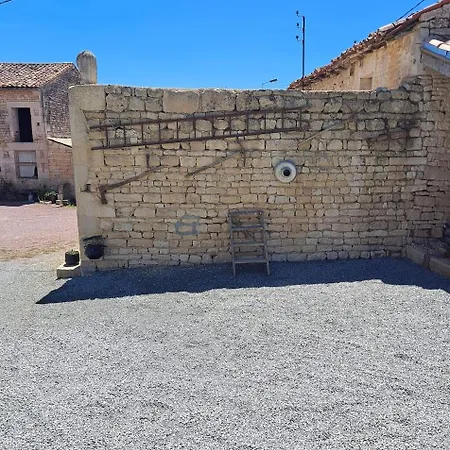 Tatil Evi Jolie Charentaise Dans La Campagne De Saintonge Saint-Mande-sur-Bredoire