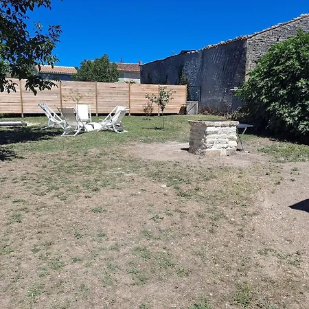Tatil Evi Jolie Charentaise Dans La Campagne De Saintonge *