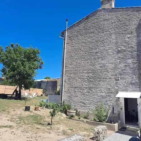 Tatil Evi Jolie Charentaise Dans La Campagne De Saintonge Saint-Mande-sur-Bredoire