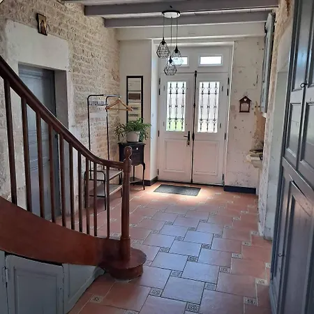 Tatil Evi Jolie Charentaise Dans La Campagne De Saintonge *