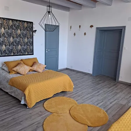 Jolie Charentaise Dans La Campagne De Saintonge Tatil Evi *